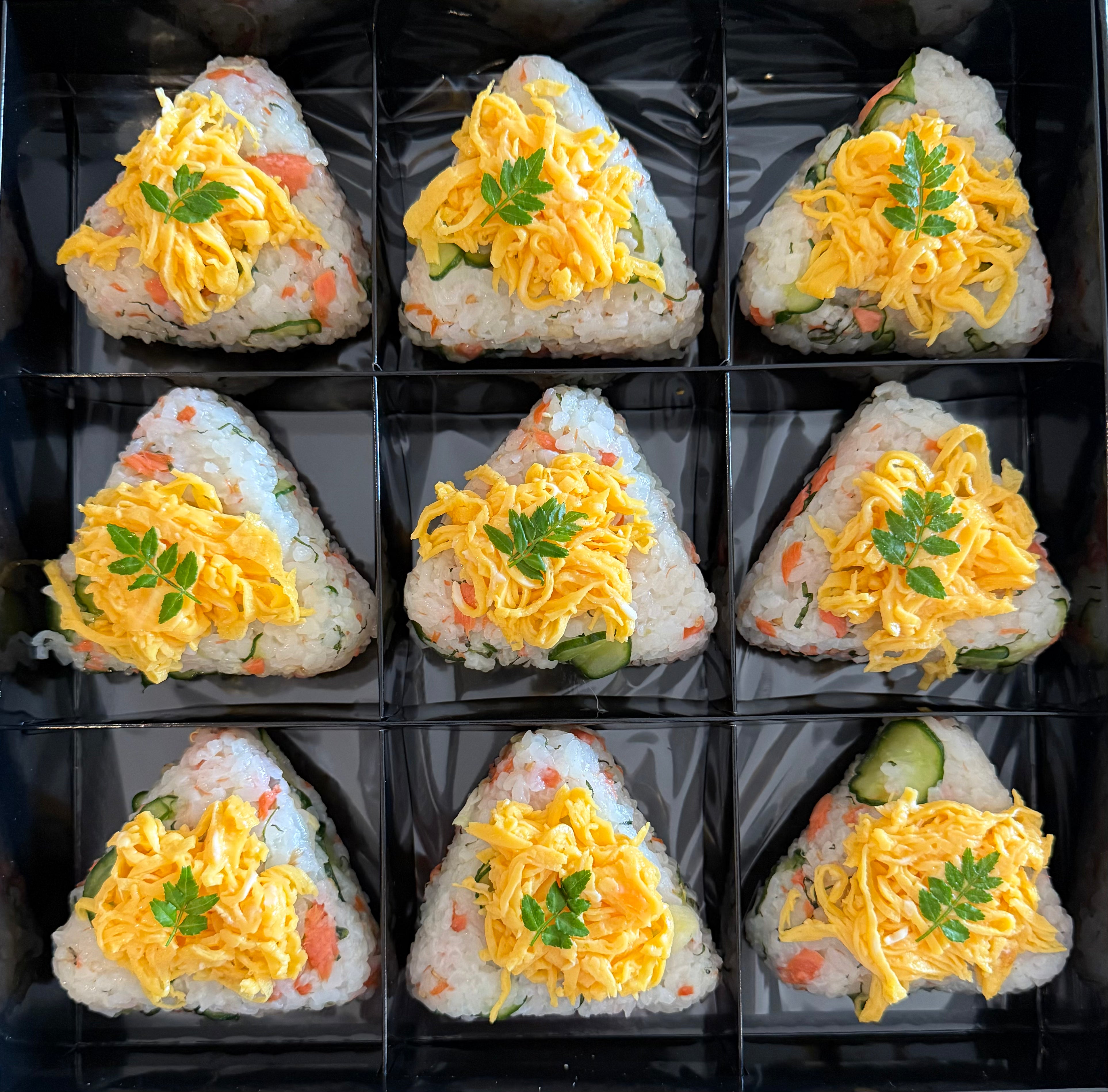 SALMON CHIRASHI SUSHI