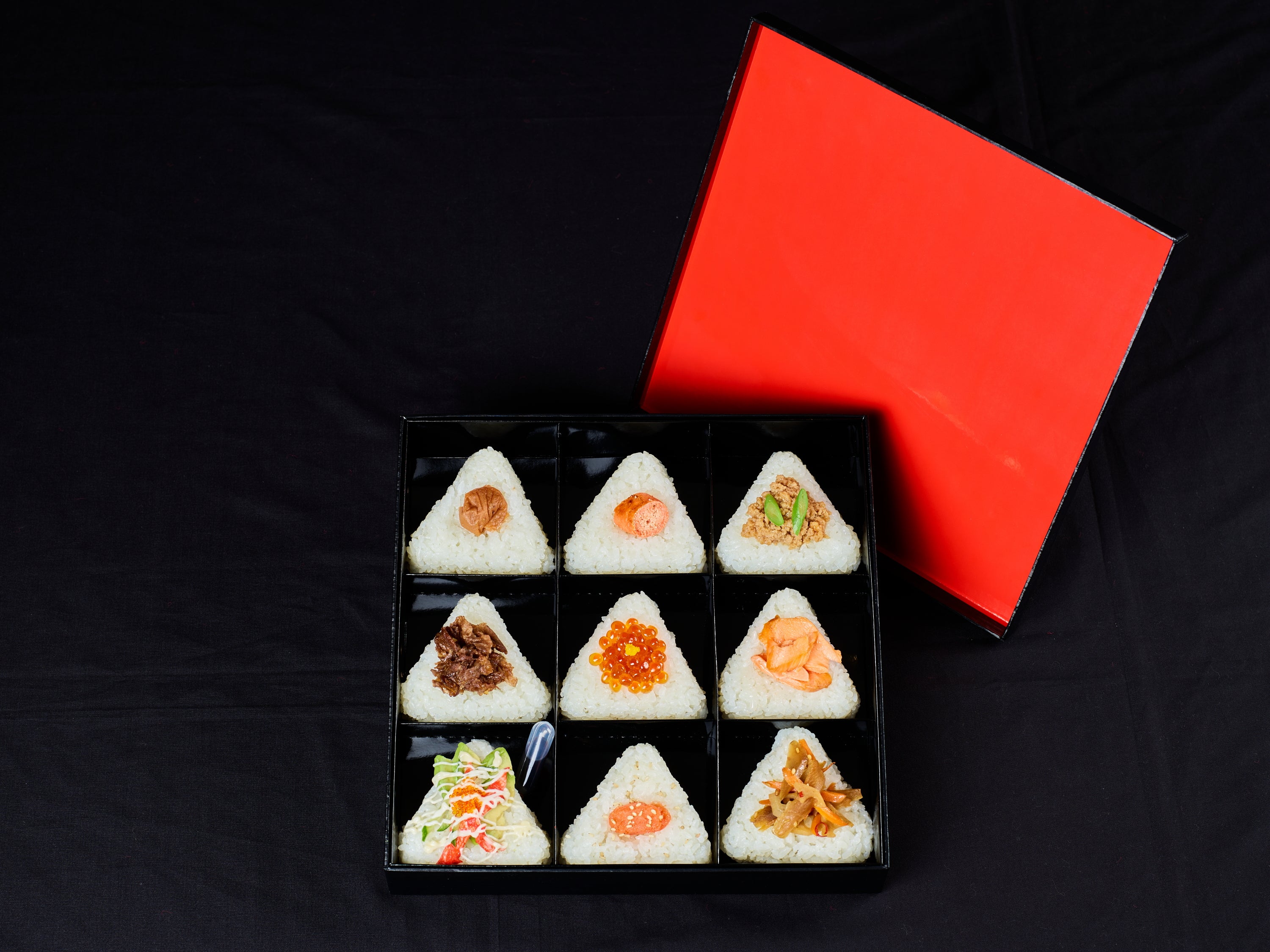 OMUSUBI BOX (PINE)
